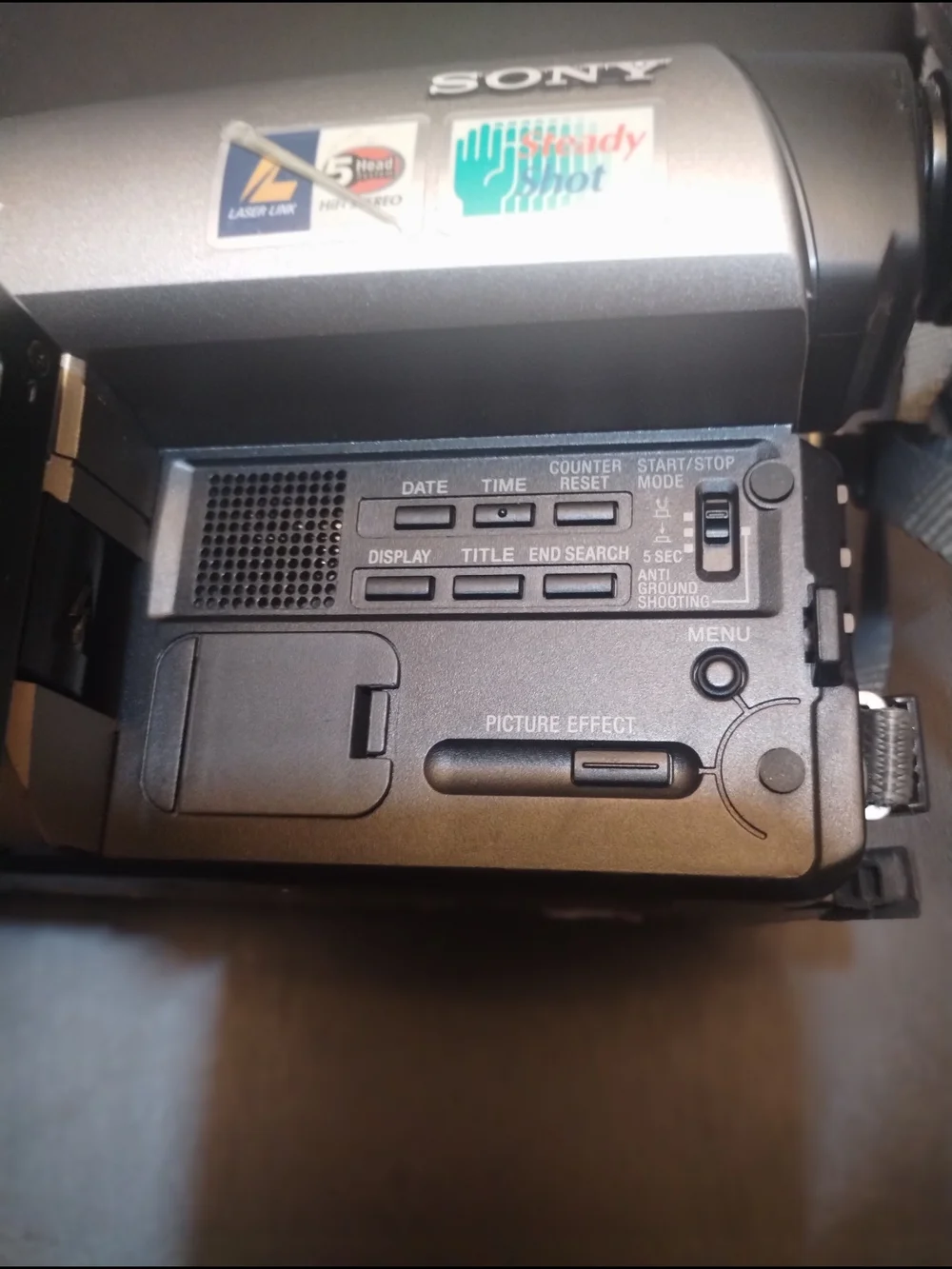 Vintage Sony Handycam CCD-TRV615 Hi-8 With Night Vision And Bag Charger Battery